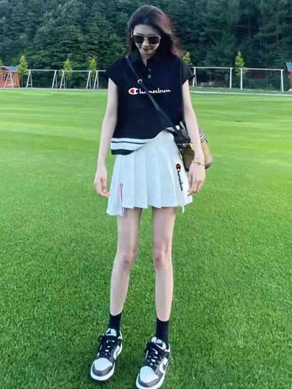 レディース 夏 学院風 スポーツセット かわいい ポロシャツ プリーツスカート トップス スカート 組み合わせ ファッション スクールスタイル 普段使い・対象年齢: 18-25歳・サイズ展開: S,M,L,XL・カラー展開: 黒上衣+白短スカート