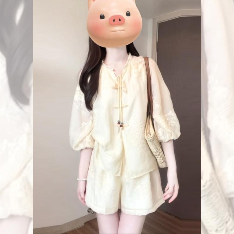 レディース 夏用 ゆったり ランタンスリーブ ブラウス ショートパンツ セットアップ 高級感 独特 小柄向け 通気性 軽量 吸湿速乾 コットン混 ベーシックスタイル・セット: 二枚組・袖丈: 長袖・ネックライン: クルーネック・着用方法: プルオーバー・パンツ丈: ショート・サイズ展開: S.M.L.XL・適用年齢: 25-35歳