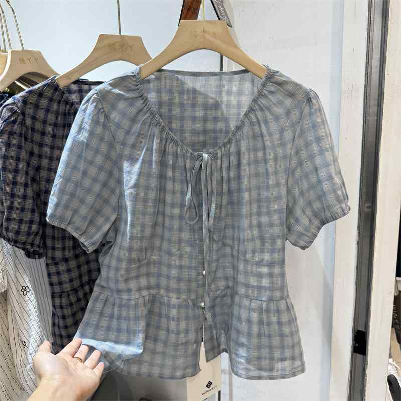 レディース 夏用 Vネック 短袖 チェック柄 ベルト付き パフスリーブ フリル ブラウス トップス 綿混 軽量 伸縮性 ファッション・・シルエット: ゆったり・袖: パフスリーブ・袖丈: 短袖・ネックライン: Vネック・丈: 普通・柄: 格子・フロント: シングル多ボタン・サイズ展開: M.L・カラー展開: ライトブルー.グレー