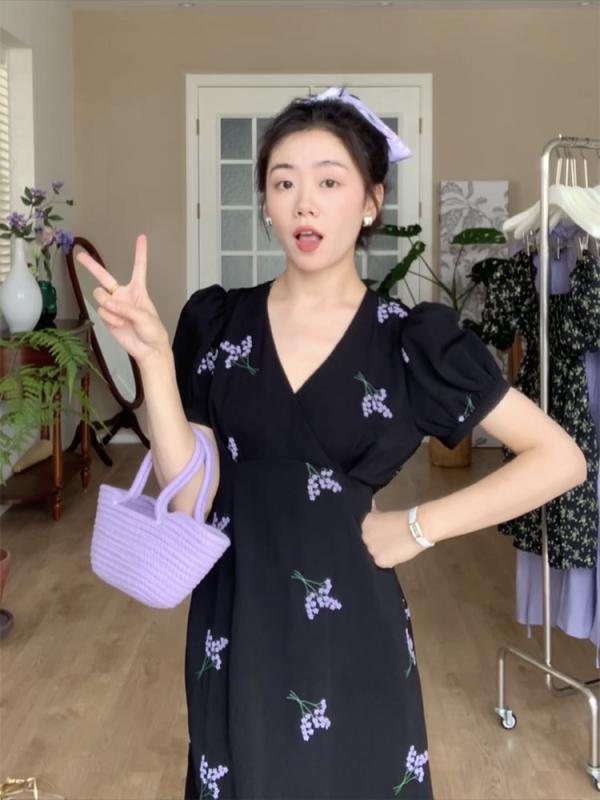 乐天商城 - レディース 夏 ワンピース 花柄 黒 ロングドレス ウエストシェイプ 上品 軽やか フレア シルエット コットン混 吸湿速乾 通勤 普段使い