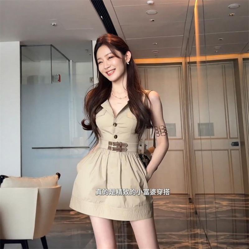레이디스 원피스 한국풍 레트로 밀리터리 여름용 V넥 민소매 웨스트 셰이프 쇼트길이 품위있는 디자인 캐주얼 스타일 경쾌 실루엣