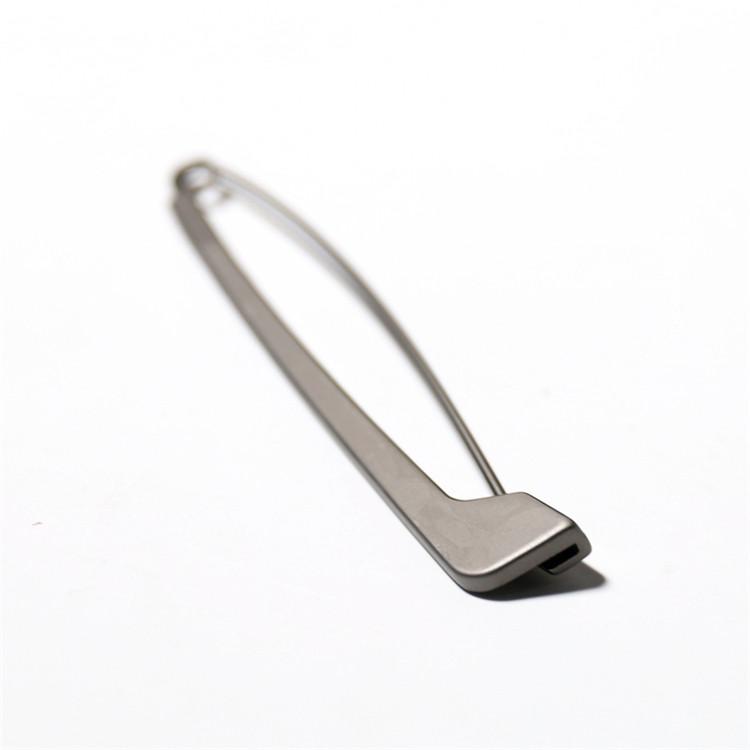 ブローチ レディース メンズ ショール スカーフ スーツ ピン クリップ シンプル 金属 大型 モダン デザイン ファッション アクセサリー 多用途