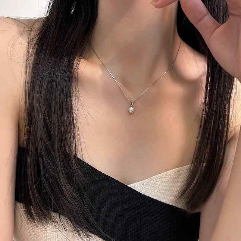 珍珠白 - ネックレス 鎖骨チェーン 天然淡水パール ペンダント 純銀 高級感 デザイン 女性用 普段使い 軽量 輝き シルバー アクセサリー シンプル ジュエリー