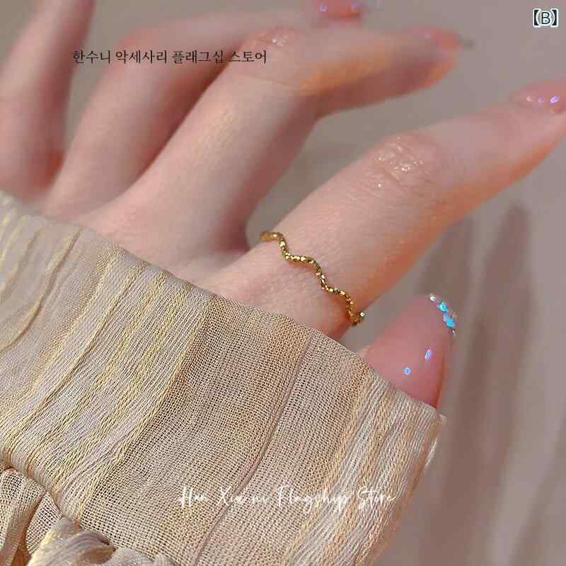 リバーパディのレディース 指輪 シンプル 女性用 個性的 リング チタン 素材 18K ゴールドカラー 人差し指 小指用 ファッション アクセサリー｜アングル2