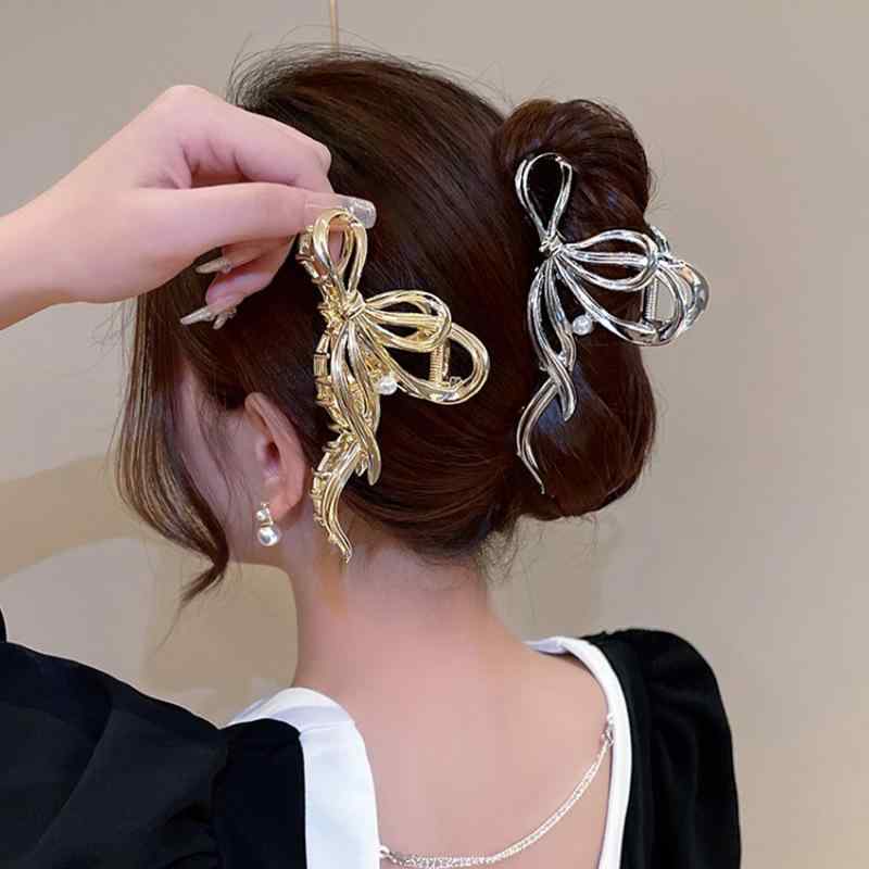 ヘアクリップ 女性用 春夏 大型 バタフライリボン 後頭部 ヒール 髪留め かわいい 軽量 スタイリッシュ アクセサリー 普段使い ピンセット 固定 簡単 取り付け ヘアアクセ