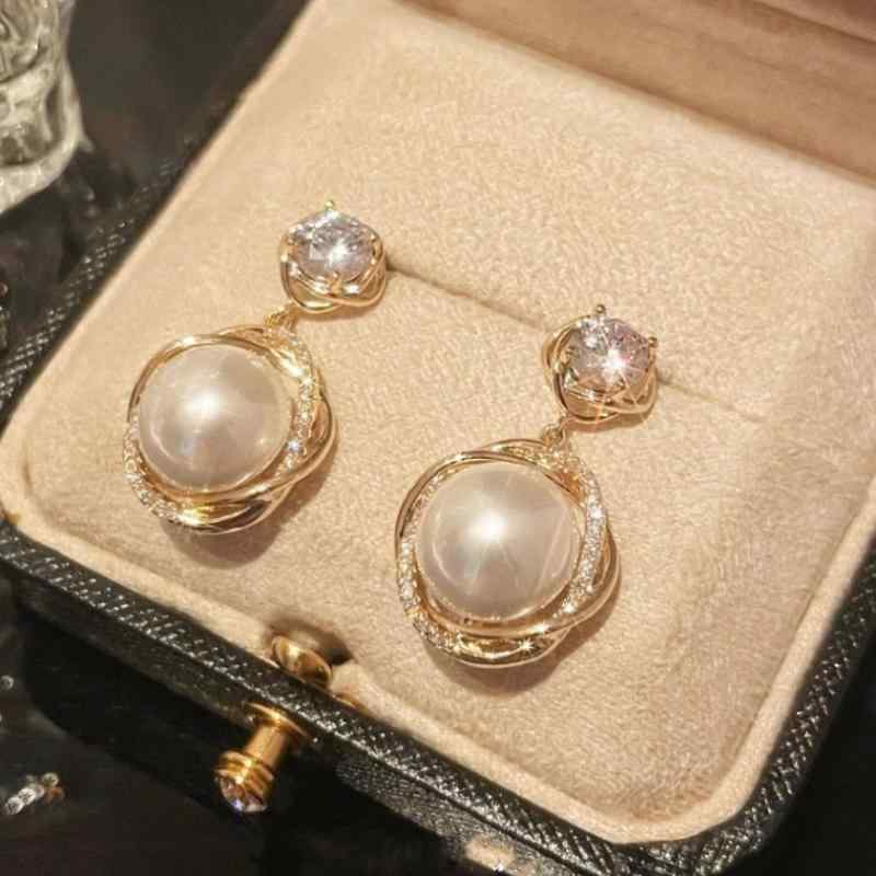 イヤリング レディース フランス風 ジルコニア パール スタッド 高級感 上品 秋冬 アクセサリー 軽量 シンプル