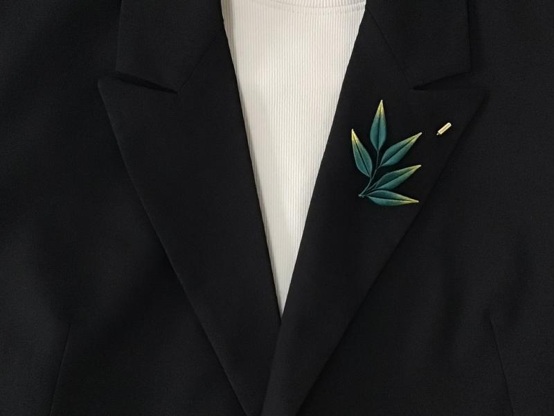 ブローチ メンズ レディース シンプル 高級感 竹風 デザイン スーツ シャツ用 胸花 ピン 領針 ビジネス アクセサリー モダン エレガント