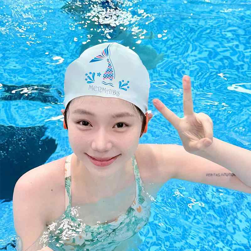Swimming Caps - 泳帽 レディース 長髪用 大型サイズ 防水 頭締め付けなし シリコン素材 PU加工 柔軟フィット 伸縮性 スイミング ダイビング 用品 高級感