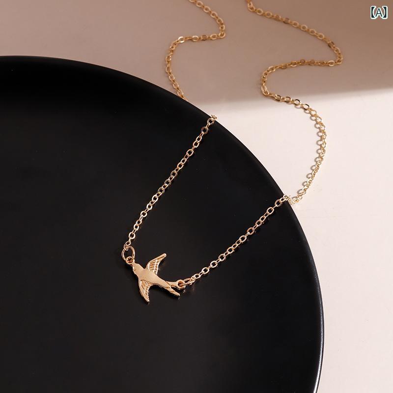 Coral Pink - レディース ネックレス 鳥 燕子 モチーフ シンプル ファッション アクセサリー 短め 鎖骨チェーン かわいい ゴールド加工 日常使い 軽量 シルバー アクセント ジュエリー