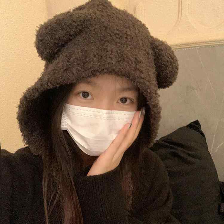 Rakuten - 帽子 女の子 秋冬 かわいい 小熊 保暖 毛糸 耳あて ニット 暖か 丸型 ベレー キャップ ファー 風 コーデ 普段使い 柔らか 軽量 伸縮性 グレー ブラウン ピンク系 ウィンター 防寒 耳覆い 暖房 コットン混 ウール調 ビッグシルエット