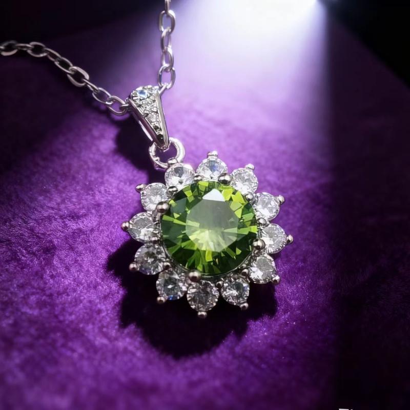 White - ネックレス 女性用 銀メッキ加工 ジルコニア 太陽花 ペンダント 鎖骨チェーン かわいい 華奢 ロング アクセサリー 普段使い ギフト シンプル 輝き スタイリッシュ