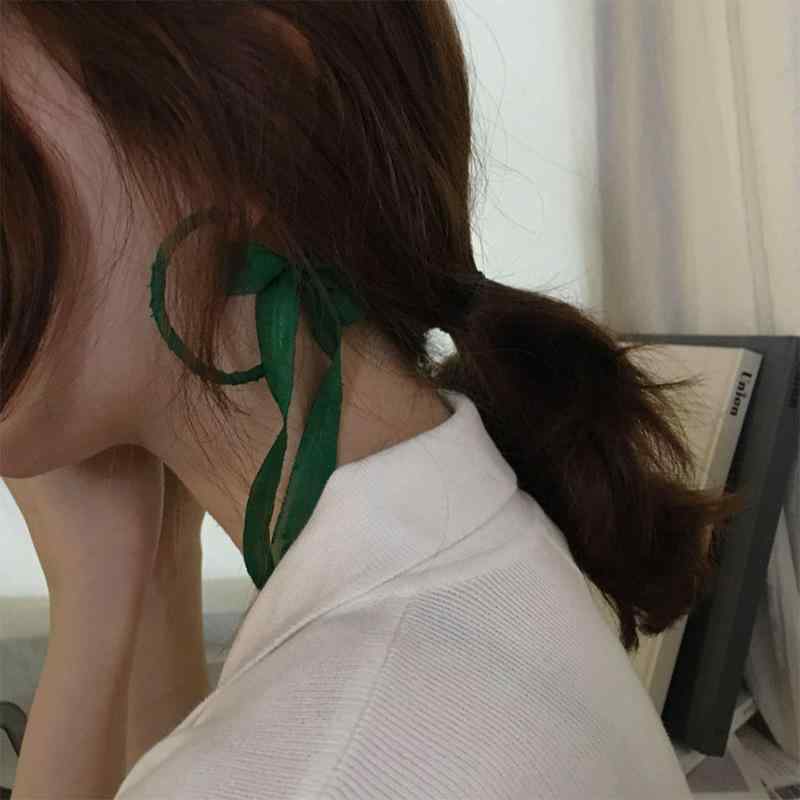 イヤリング 女性用 韓国 個性派 バリエーション豊富 フラワーモチーフ リボン バタフライ ロング ドロップ シルバーニードル 軽量 スタイリッシュ 普段使い 通勤 アクセサリー シルバー メタル 揺れる