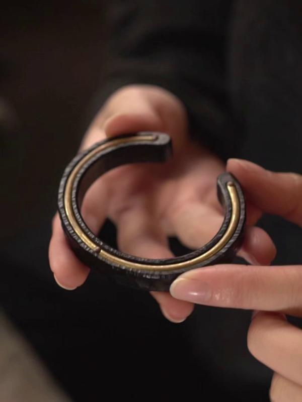 ブレスレット メンズ レディース 黒檀木 エスニック レトロ カップル用 個性派 ファッション アクセサリー 手首用 装飾品 トレンド 文艺風 民族柄 木製 ナチュラル スタイリッシュ 普段使い ギフト向き
