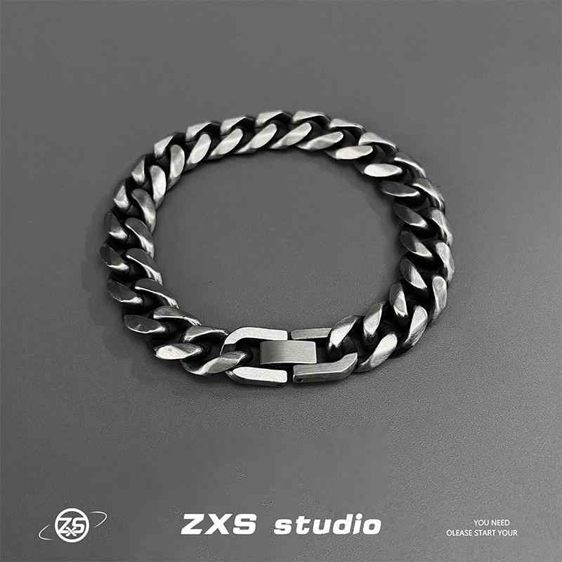 ブレスレット メンズ レトロ チタン合金 クールスタイル 韓国風 パンク 幅広 学生向け ヒップホップ ストリート アクセサリー 耐久性 カジュアルファッション
