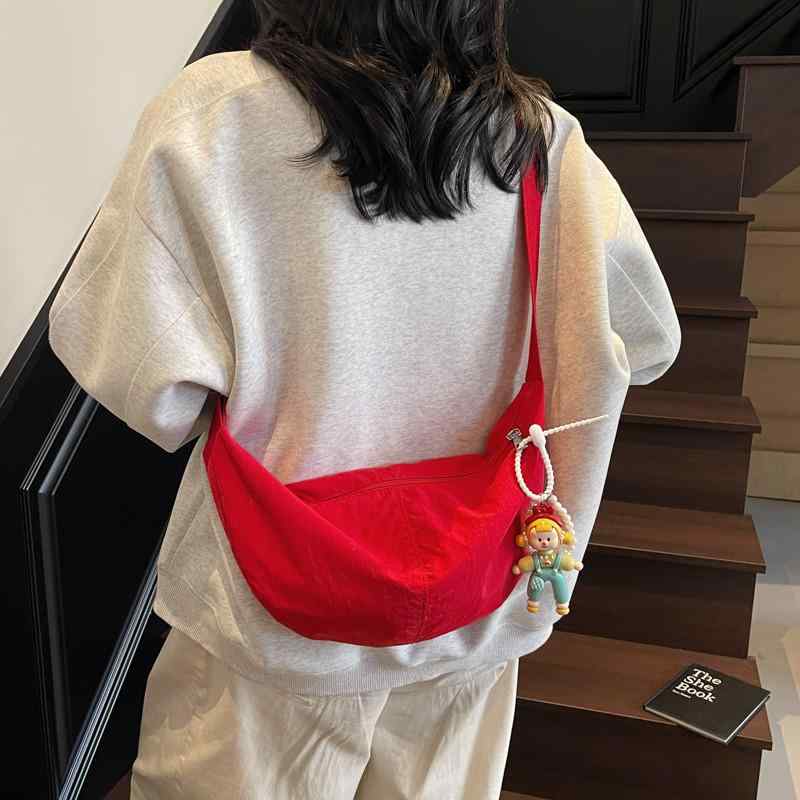 レディース 斜めがけバッグ 饅頭型 カジュアル スポーツ 布製 赤 小型 日常使い 軽量 コーディネートしやすい