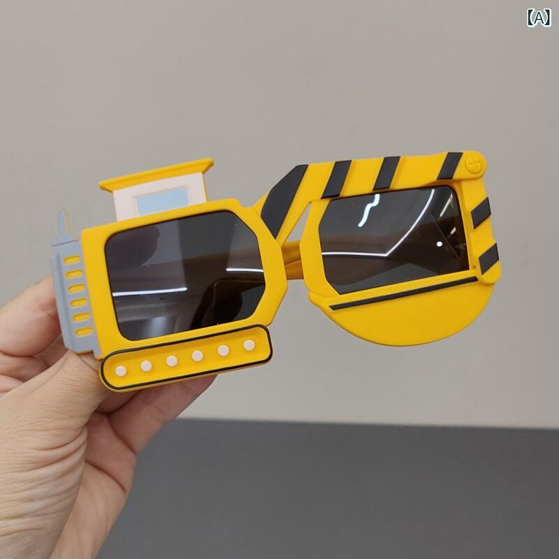 太阳眼镜 - キッズ サングラス 男の子 女の子 ベビー シリコン フレーム 偏光レンズ UVカット カートゥーン 掘削機 柔軟素材 安全 軽量 屋外遊び用 夏向け