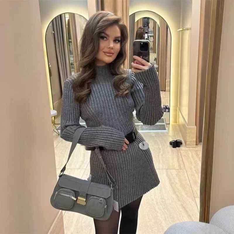 樂天商城 - ニット ワンピース 女性用 包みヒップ タイト フィット 半高めタートルネック ソリッドカラー 気品 ショート丈 秋冬 暖か 伸縮性 再生繊維 レイヤード 普段使い カジュアルスタイル ブラック グレー ネイビー