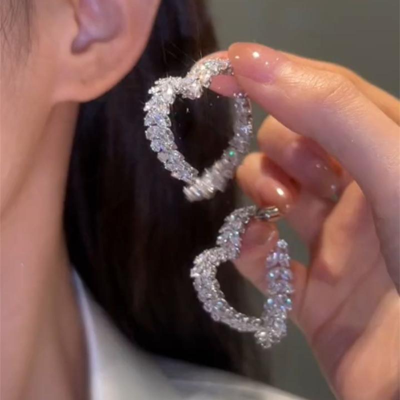 白珊瑚 - イヤリング 女性用 ハート ジルコニア ヘビー インフルエンサー ベーシック 耳飾り シルバー ゴールド スタッド ドロップ 春夏 軽量 伸縮性 接触冷感 再生繊維
