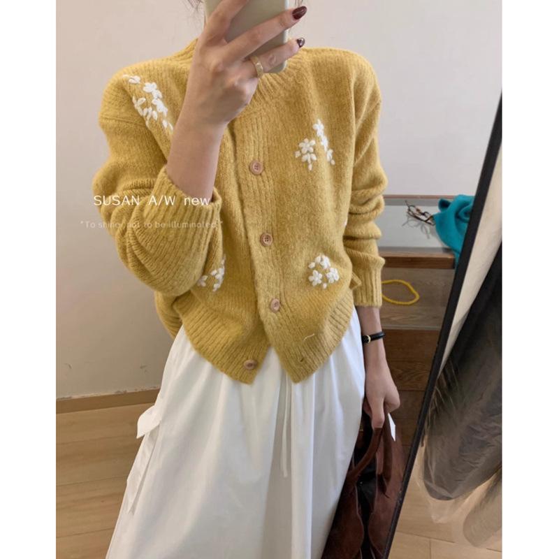 ニット カーディガン 女性用 秋冬 ショート丈 ピンク 花柄 立体 軽量 暖か セーター トップス かわいい 普段使い