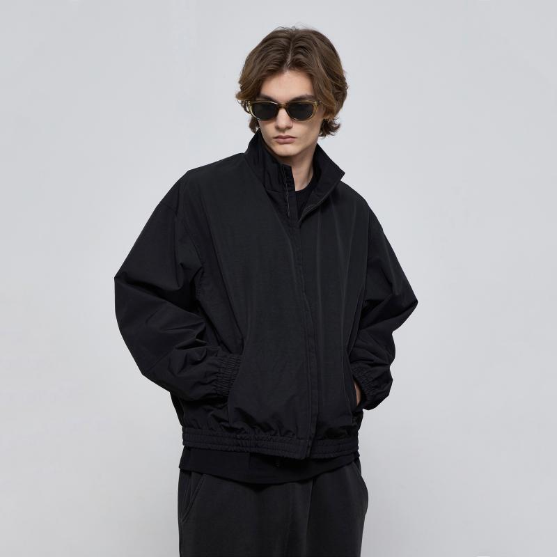 春夏 ジャケット コーチジャケット ナイロン 二重構造 防水透湿 ショート丈 ゆったり スタンドカラー しわ加工 質感 カジュアル アウトドア 軽量 通勤 普段使い・シルエット: ゆったり・厚み: 標準・袖丈: 長袖・襟型: スタンドカラー・スタイル: ポップ・着丈: 短め・サイズ展開: S.M.L.XL・カラー展開: ベージュ.ブラック