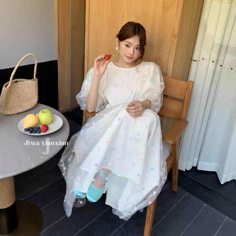 樂天商城 - ワンピース レディース 丸首 ゆったり カジュアル ドット柄 パフスリーブ ガーリー フレア フィット 普段使い 軽やか かわいい トップス ドレス