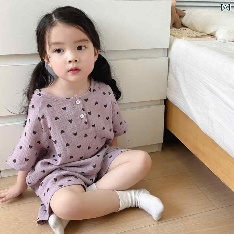 パジャマ 親子 ガーゼ 綿100% ゆったり 涼しい 夏 部屋着 メンズ レディース キッズ 寝巻きセット・スタイル: 韓国・主な素材: 綿100%・厚さ: 薄型・シルエット: スタンダード・機能: 吸湿排汗.透気.ホーム・袖丈: 短袖・ネックライン: 丸首・柄: 卡通・前開き: 単列ボタン・対象性別: 男女共通・パンツ丈: ショーツ・参考身長: 90cm,100cm,110cm,120cm,130cm,140cm,150cm,大人平均・カラー展開: 首尔心动,银河勇士,光之守护,西村物语,竹林行者,首尔花园,童话信使,月光小熊,咖色小熊,童话公主,心跳日记