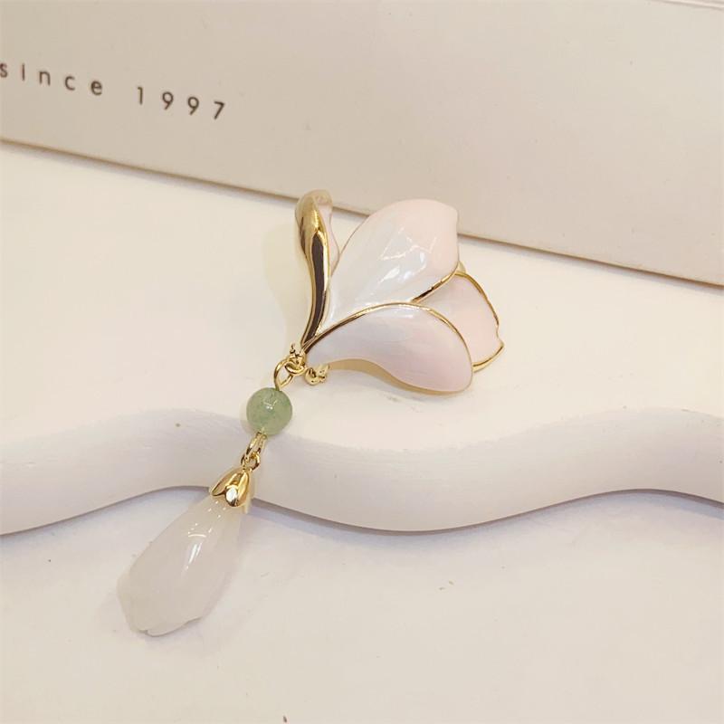 ブローチ チャイナドレス 胸花 レトロ風 プレス襟 ハンギングアクセサリー 新中式 服装配飾 高級感 別針 レディース かわいい 綿素材 軽量 ピン固定 普段使い 春夏 アクセサリー