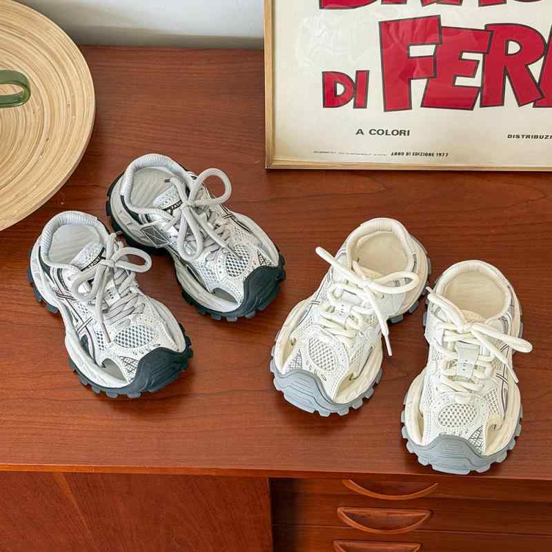 サンダル 子供用 男の子 女の子 スポーツ 夏 通気性 メッシュ 穴あき 厚底 ビーチ アウトドア シューズ 軽量 吸湿速乾 遊び用 カジュアル 快適 ユニセックス 柔らかい 素材