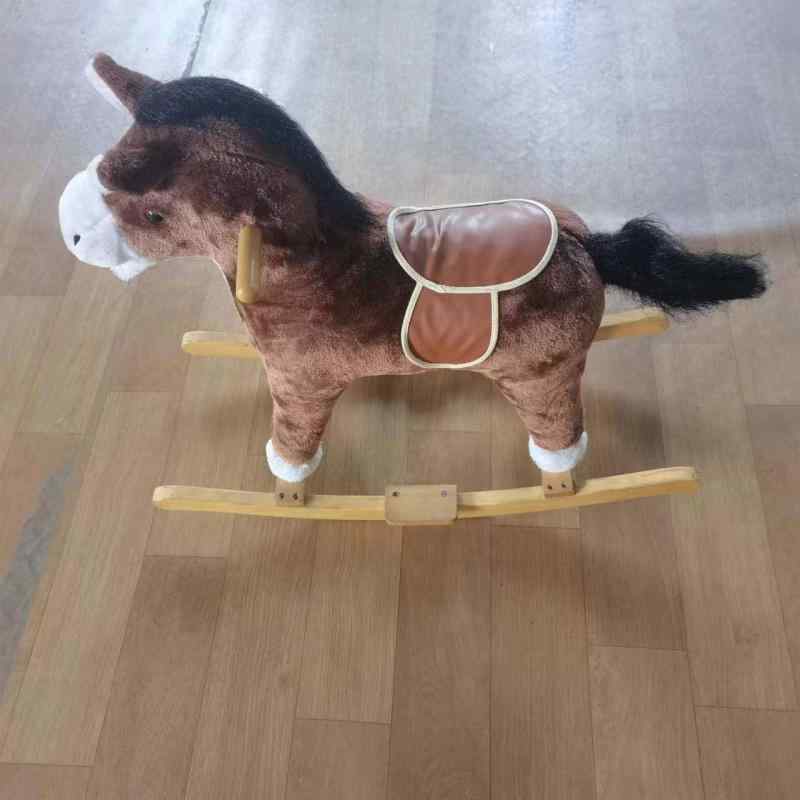 子供用 乗用木馬 ゆらゆら馬 毛布玩具 馬鳴き声 蹄音 口パク動作 尻尾揺れ リアルサウンド インタラクティブ おもちゃ 室内遊具 知育玩具 安全素材 遊び心 親子共有