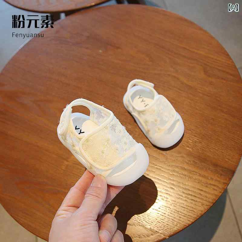 女の子 ベビーサンダル ソフトソール 乳幼児 夏用 通気メッシュ プリンセス 学歩靴 軽量 柔軟素材 室内外対応 かわいい ピンク系 カラー展開・対象年齢: 6ヶ月・機能: 通気.防滑.防蹴・閉じ方: ・サイズ展開: 11,11.5,12,12.5,13,13.5,14,14.5,15・柄: 無地・スタイル: プリンセス・対象性別: 女・ディテール: ステッチ・色展開: ベージュ.ピンク・厚み: 薄手・ソール素材: PVC・アッパー素材: メッシュ・タイプ: 歩行練習靴