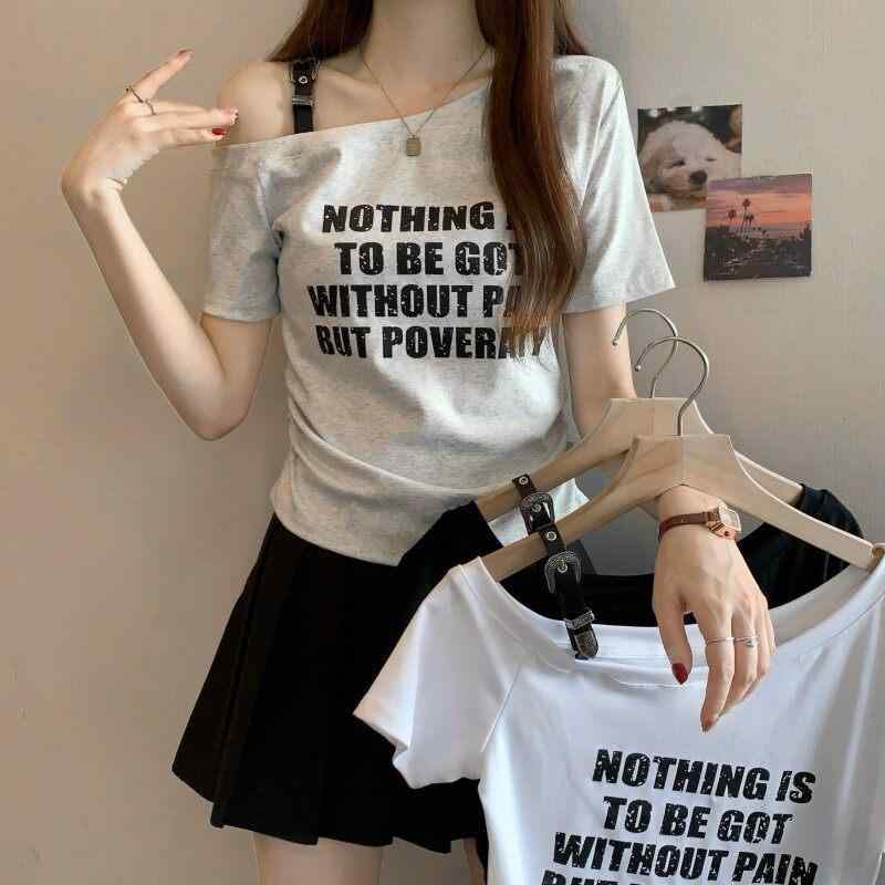 Tシャツ レディース 夏用 オフショルダー アルファベットプリント 大サイズ お腹カバー ストレートショルダー ウエストシェイプ 短袖 トップス ゆったり ・カテゴリ: Tシャツ・・シルエット: ゆったり型・袖の形状: 普通袖・適用シーン: カジュアル・主な素材: 綿 ポリエステル・着用方法: プルオーバー・適用ボディタイプ: 長方形体型.りんご型.砂時計型.梨型.直線型.逆三角形体型・適用年齢: 25-29歳・組み合わせ: 単品・厚み: 普通・袖丈: 短袖・ネックライン: 一文字領・着丈: 普通・柄: 無地・カラー展開: 白.グレー.黒・サイズ展開: M.L.XL.2XL.3XL.4XL