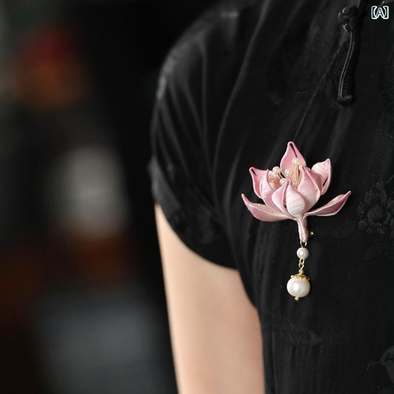 Corsages - ブローチ 蓮の花 絡み花 ピンク 高級感 ファッション 中華風 アクセサリー 胸花 別針 精致 女性用 普段使い 華やか 装飾 ピン 留め具