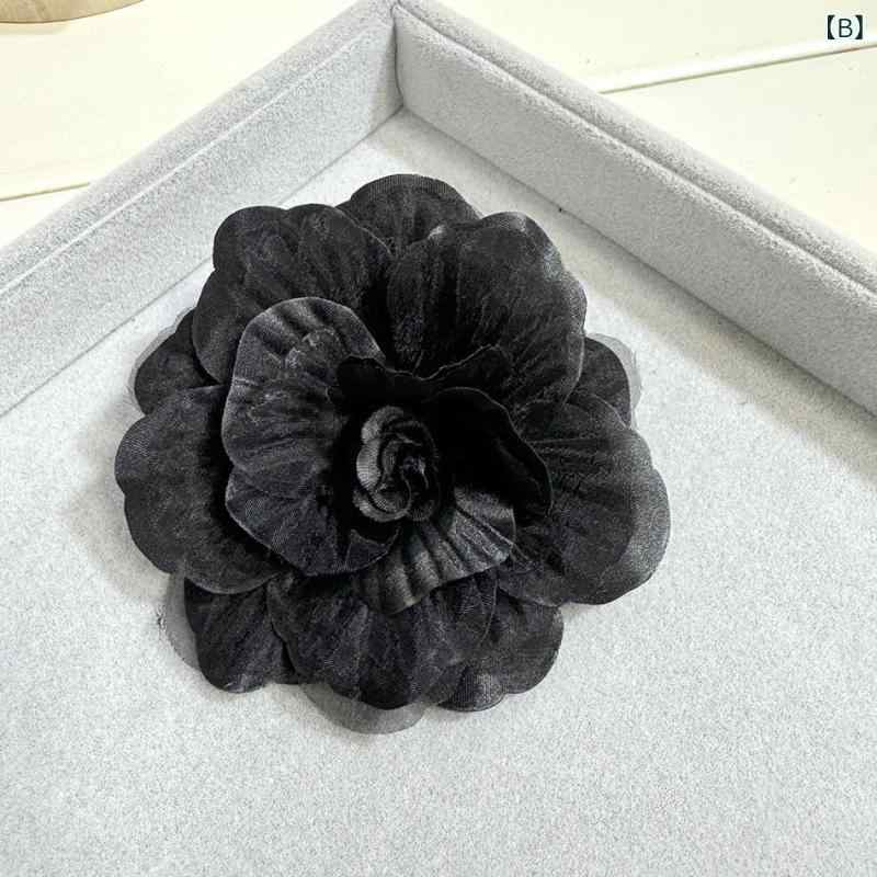 リバーパディのレディース ブローチ 布 カメリア 花モチーフ 胸元ピン 花飾り ファッションアクセサリー かわいい 女性用 小物｜アングル2