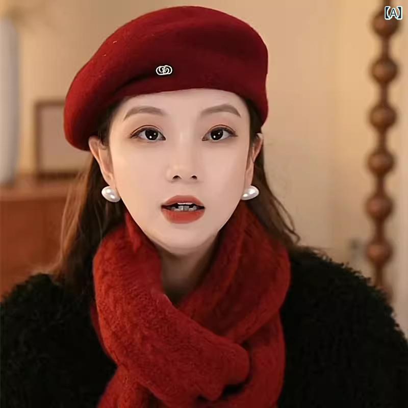 ベレー帽 男女兼用 春秋 ウールフェルト 暖か スタイリッシュ 形状保持 顔映え 小画家風 ファッション 日常使い 軽量 ソフト素材・カテゴリ: ベレー帽・スタイル: カジュアル・: アルファベット・帽頂: 丸頂・対象: 女性・対象年齢: 20-39歳・シーン: 街歩き・帽檐: 無檐・サイズ展開: M (56-58cm)・カラー展開: カーキ.ブラック.ブラウン.アンジェラ紅.ベージュ.モカ.オレンジ.赤単マフラー.アンジェラ紅+赤マフラー.ブラック+赤マフラー.ブラックCD.乳白CD.カーキCD.ブラウンCD.オレンジ紅CD.孔雀藍CD.ブラック丸標.米白丸標.アンジェラ紅丸標.グレー丸標.カーキ丸標.モカ丸標.オレンジ丸標.紺丸標