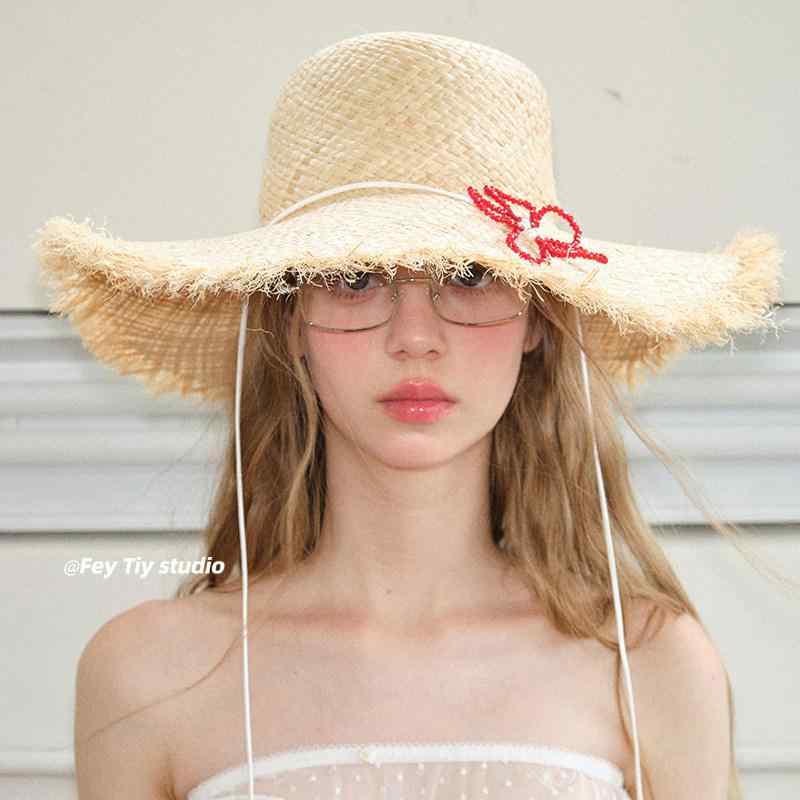 麦わら帽子 レディース 草素材 小花ビーズ 装飾 UVカット リゾート風 夏用 ビーチ 旅行 軽量 通気性 女性用 遮陽
