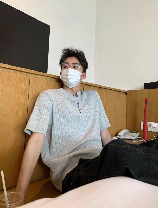 Other - メンズ ポロシャツ 半袖 短袖 セットアップ ヘンリーネック ボタン ニット トップス 夏用 韓国 ゆったり フィット 綿混 吸湿速乾 通勤 普段使い 軽量 伸縮性 ブラック ネイビー ホワイト ビッグシルエット Vネック カジュアル ラウンドネ