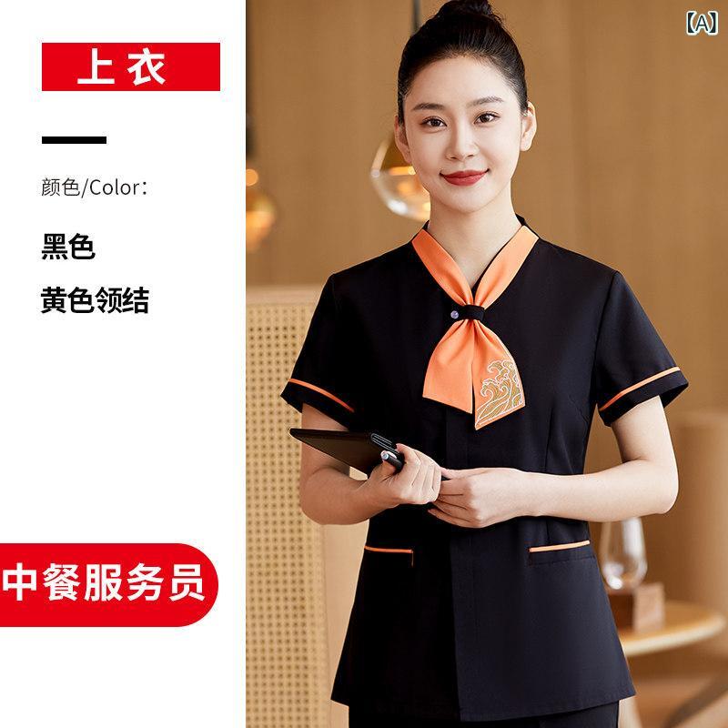 サービス制服 レディース 夏用 中華風 高級感 短袖 トップス 飲食店 ホテル レストラン 軽量 吸湿速乾 ファッション ユニフォーム・主な素材: ポリエステル65%.綿35%・サイズ展開: M.L.XL.2XL.3XL.4XL・対象年齢: 25-35歳・カラー展開: ブラック（オレンジ領.単上衣）.ブラック（レッド領.単上衣）.ブラック（グリーン領.単上衣）.レッド（ブルー領.単上衣）.ブラック（メンズ.単上衣）.ブラック（オレンジ領.上衣+パンツ）.ブラック（レッド領.上衣+パンツ）.ブラック（グリーン領.上衣+パンツ）.レッド（ブルー領.上衣+パンツ）.ブラック（メンズ.上衣+パンツ）