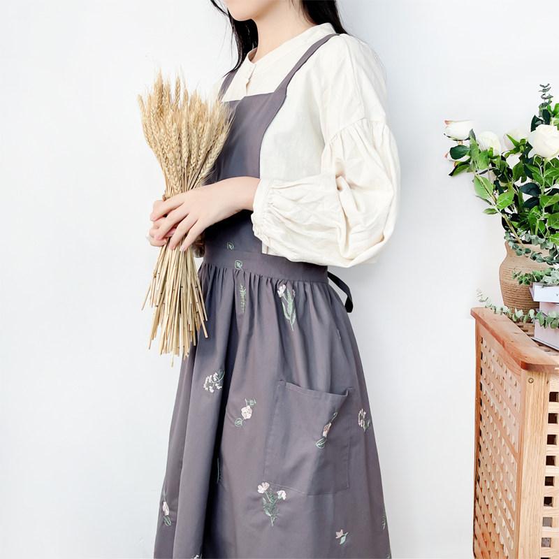 女性用 エプロン 韓国刺繍 レトロ 花柄 厚手コットン 防水 通気性 家庭用 キッチン用 フラワーアーティスト向け ガーデニング かわいい 高級感・カテゴリ: 無袖エプロン・スタイル: シンプル・主な素材: 綿100%・用途: 防水・柄: 田園風・カラー展開: 浅米色.深グレー.浅米色(エプロン+袖カバー+ヘッドスカーフ).深グレー(エプロン+袖カバー+ヘッドスカーフ)・サイズ展開: フリーサイズ