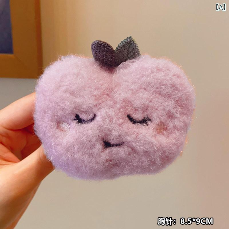 ブローチ かわいい フルーツ ぬいぐるみ風 ふわふわ素材 スカーフ 飾り アクセサリー レディース カートゥーン ピン 装飾品 女性用 普段使い
