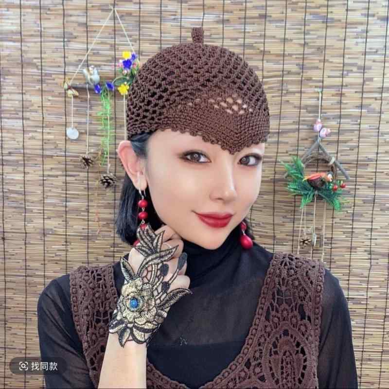 帽子 レディース 手編み クロシェ レトロ ビンテージ 尖頭 通気性 接触冷感 レース 透け感 ファッション 普段使い 軽量 スタイル・帽・頭巾帽・帽頂スタイル: 丸頂・帽檐スタイル: 無檐・檐形: 平檐・柄: 幾何色塊・主な素材: ポリエステル繊維・生地機能: 防紫外線・カラー展開: ベージュ.こげ茶.黒.赤・適用対象: ・適用シーン: 外出・適用年齢: 30-34歳