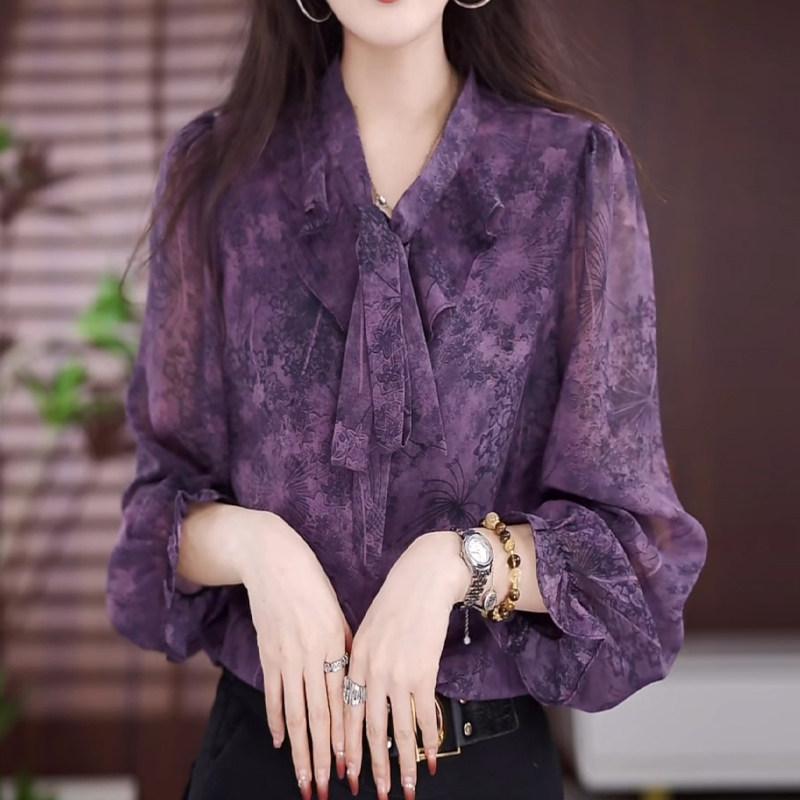 ブラウス レディース 紫 シフォン 　 春 フリル 花柄 ママ用 軽量 フェミニン トップス シャツ プリント 爽やか 素材 普段使い 女性用・・版型: ゆったり型・袖の形状: ラッパ袖・袖丈: 長袖・襟型: フリル襟・着丈: 標準・サイズ展開: M.L.XL.2XL.3XL・カラー展開: 紫