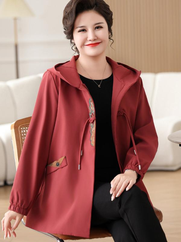 アウター レディース 春秋 ゆったり 腹部カバー トレンチ風 ジャケット 中年女性 大きめサイズ フィット 上着 普段使い 軽量 伸縮性・カテゴリ: 風衣・スタイル: カジュアル・版型: ゆったり・ディテール: ポケット・袖型: 標準・素材: ポリエステル・着用方法: 前開き・対象年齢: 50-59歳・セット内容: 単品・厚み: 標準・丈: ミドル・襟型: フード・柄: ビンテージ・開閉: ジッパー・サイズ展開: XL,2XL,3XL,4XL,5XL,6XL,7XL,8XL・カラー展開: 紫.赤.黒.橙紅