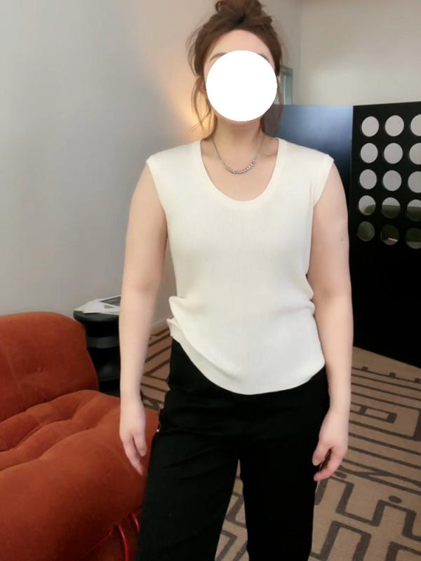 ノースリーブキャミソール レディース ニット 夏用 ゆったりシルエット スリム効果 インナー アウター兼用 脇肉カバー 伸縮性 普段使い 軽量 吸湿速乾