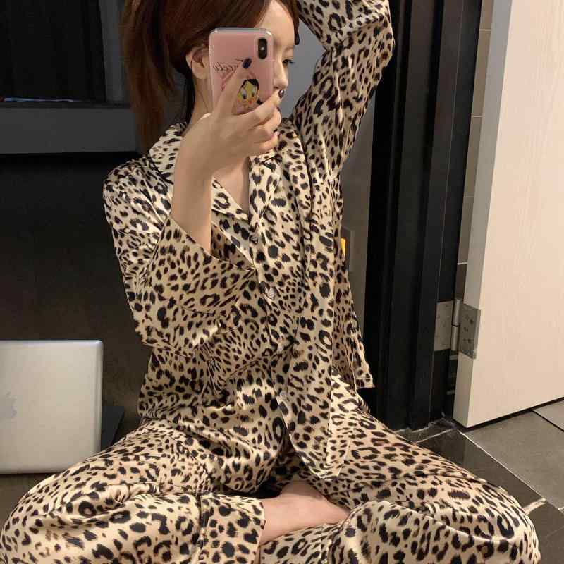 Room Wear - パジャマ 女性用 長袖 ヒョウ柄 接触冷感 サテン ルームウェア 春秋 高級感 セット 滑らかな肌触り 快適 吸湿速乾 部屋着 寝間着 トップス ボトムス