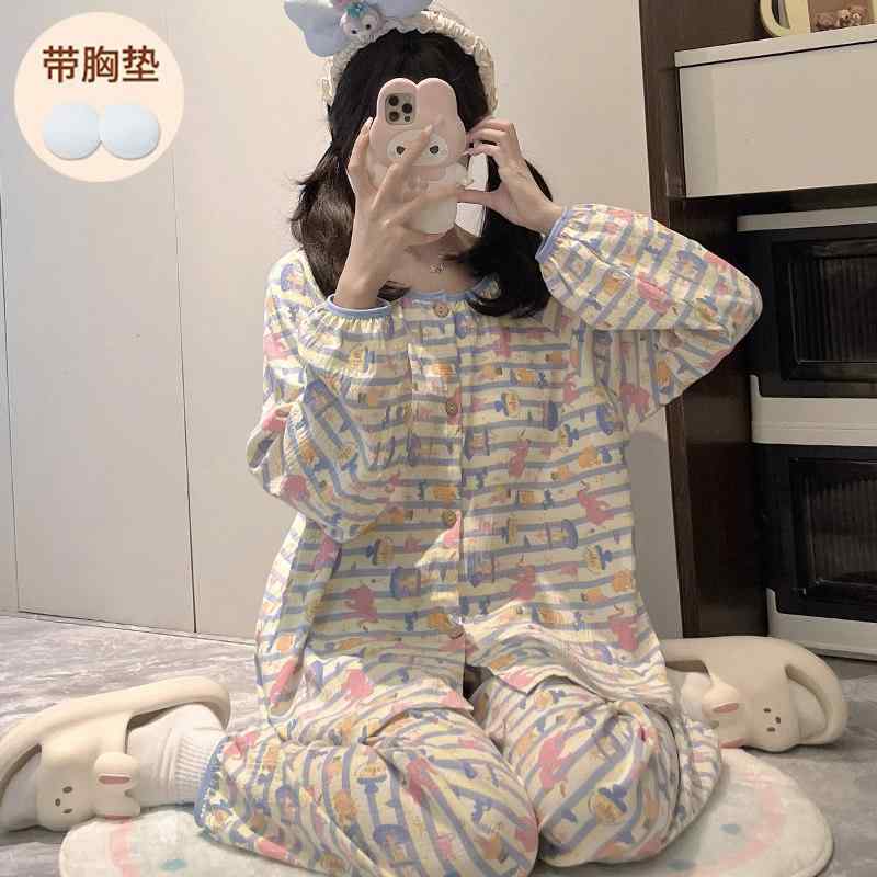 レディース 長袖 綿 ストライプ パジャマ セット 胸パッド付き かわいい ルームウェア 春秋 部屋着 外出対応 快適 柔らかい トップス ボトムス・カテゴリ: ルームウェア・スタイル: スイート・詳細: レース・パンツ丈: ロング・対象: 女性・生地重量: 200g・パンツウエスト: ゴム・用途: カジュアルルーム・厚み: 標準・袖丈: 長袖・ネックライン: 丸首・柄: 卡通アニメ・トップ開き: プルオーバー・サイズ展開: M.L.XL.XXL・カラー展開: 小花.いちご.小熊.リボン.水蜜桃・セット数: 2点