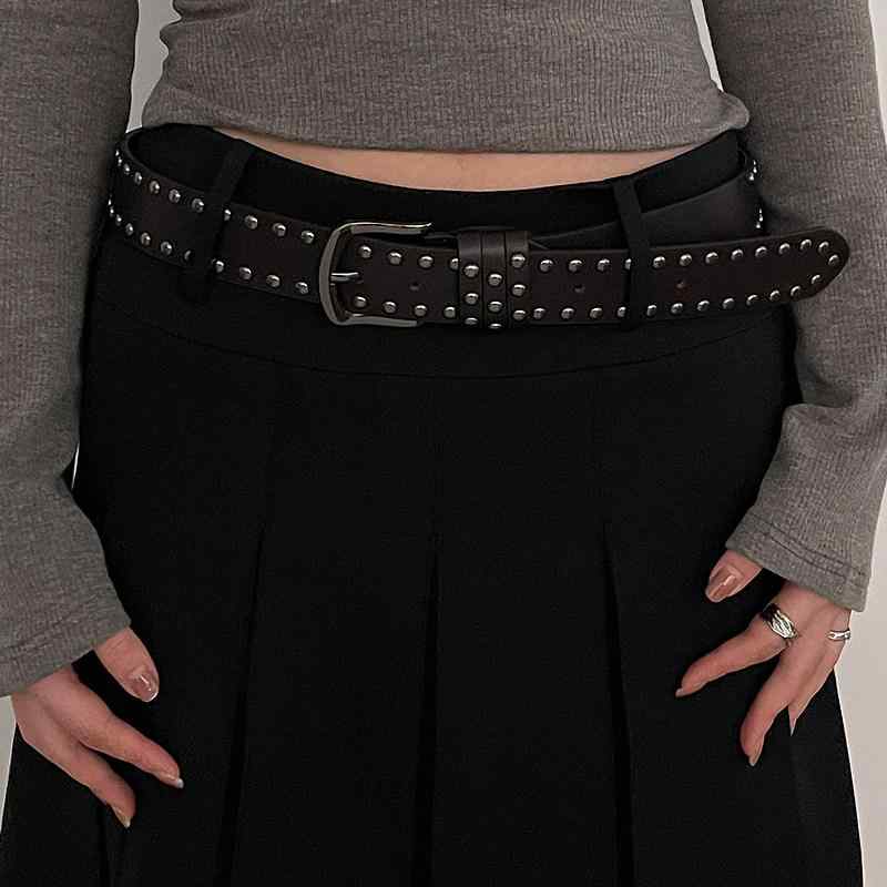 レディース ベルト デニムパンツ用 スタッズ 付き ブラック 高級感 ファッション 個性 普段使い 腰帯 革製 スタイリッシュ コーディネ..