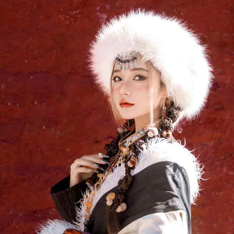 ヘッドバンド エスニック 長毛 フェイクファー 人工毛皮 雪景色 冬 写真映え かわいい 暖か 普段使い 女性用・スタイル: 魅惑的・対象: 若者女性・ディテール: フリンジ・カラー展開: 白黒尖（無頂）.白長毛（無頂）.米色長毛（無頂）.白兎毛（短毛）（無頂）.駱駝色長毛（無頂）.駱駝色短毛（無頂）.茶花色兎毛ヘッドバンド（無頂）.グレー長毛（無頂）.深茶色スカーフ（款）.ヘッドバンド+スカーフ（トライバルプリンセスセット）・サイズ: 調整可能・適用シーン: 街歩き・帽頂スタイル: 円頂・種類: 包頭帽/頭巾帽・帽檐スタイル: 無檐