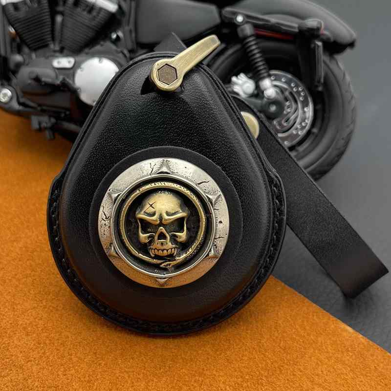 キーケース オートバイ用 髑髏モチーフ スマートキー対応 ライダーアクセサリー スタイリッシュ 耐久性レザー風 ブラックカラー 日常使い バイクアクセ