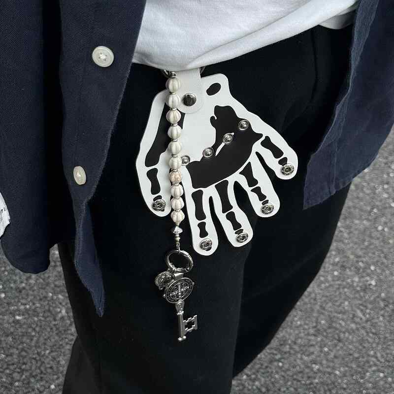 樂天商城 - キーホルダー スカル 手掌 モチーフ 腰間 チェーン ファッション アクセサリー ゴシック スタイル カジュアル 普段使い 軽量