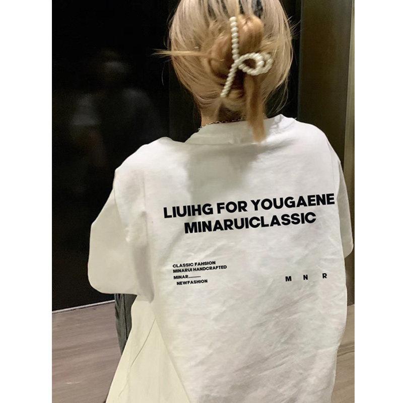 Tシャツ レディース 短袖 白 オーバーサイズ 夏用 アメリカン レトロ ストリート カップル トップス カジュアル 普段使い ゆったりシルエット・・主な素材: 綿100%・ネックライン: クルーネック・柄: プリント・カラー展開: ホワイト.ブラック・袖丈: 短袖・丈: ミドル丈・シルエット: ・サイズ展開: S.M.L.XL.2XL